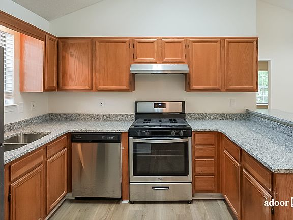 5th image of 1483 Cain Ct N