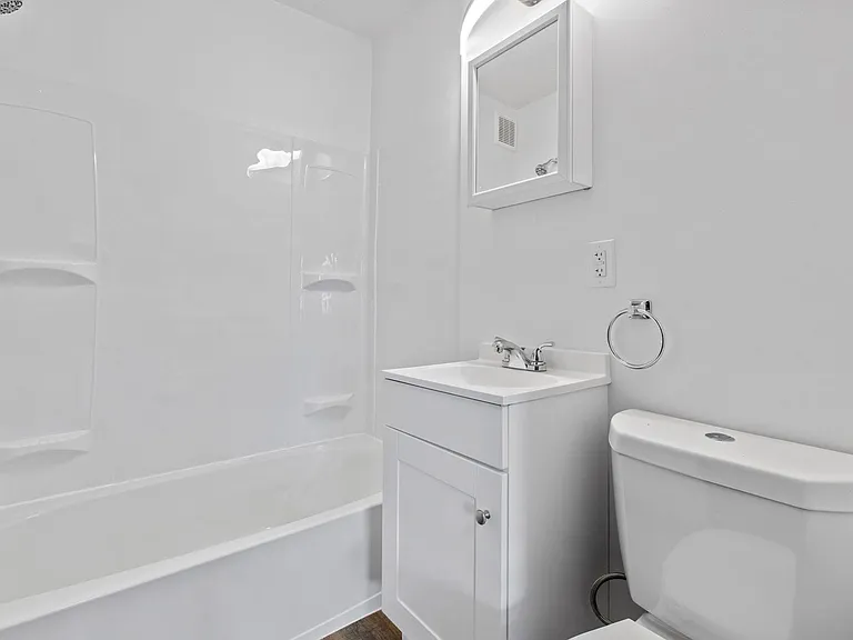 62 Midland Heights Cir #C — Photo 3