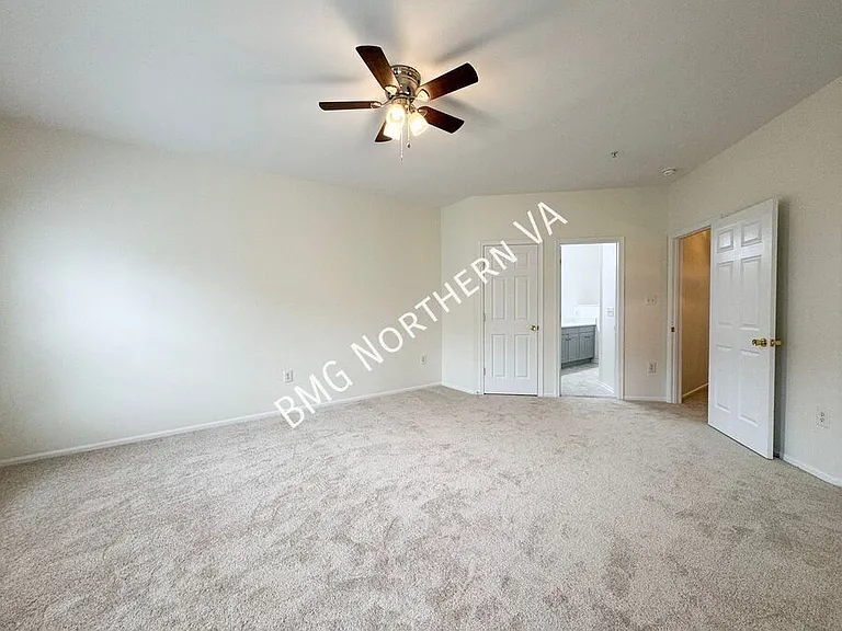 9508 Walker Way — Photo 9