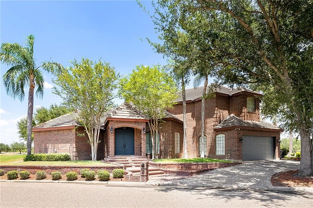 3 bed, 3.0 bath, 3307 sqft, $3,350 — Photo 1