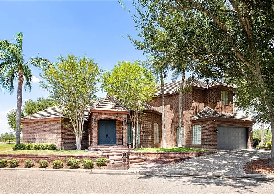 101 Sabine Ct