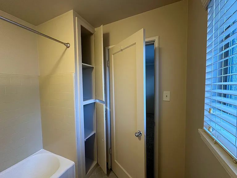 2508 L Street Classic Midtown Living — Photo 48