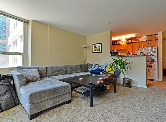 2nd image of 345 N La Salle Dr APT 1407