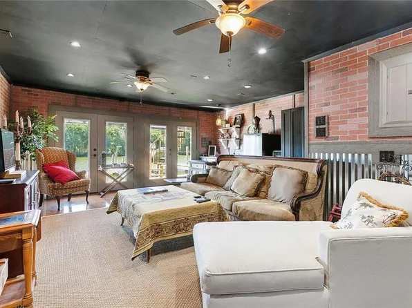 54 Lake Breeze Dr #54, New Orleans, LA 70129