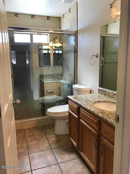 2nd image of 890 W Mariposa Hills Dr