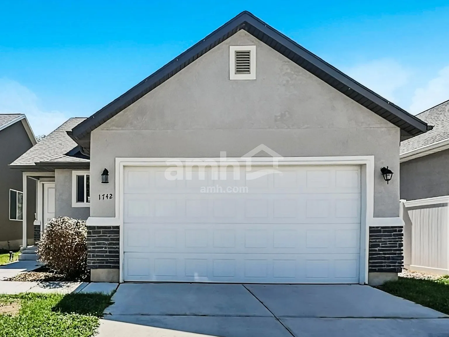 5 bed, 3.0 bath, 2458 sqft, $2,360 — Photo 1