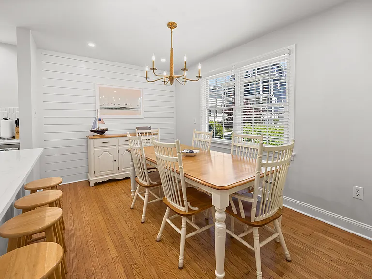 8805 Monmouth Ave — Photo 7