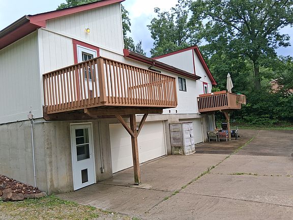 2nd image of 5026 Gary Ln #2