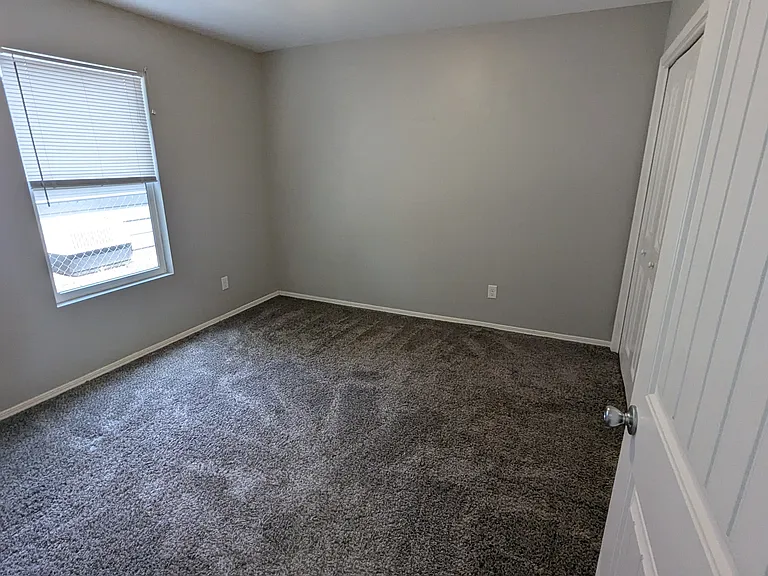 3703 W Saint Louis Ave — Photo 9