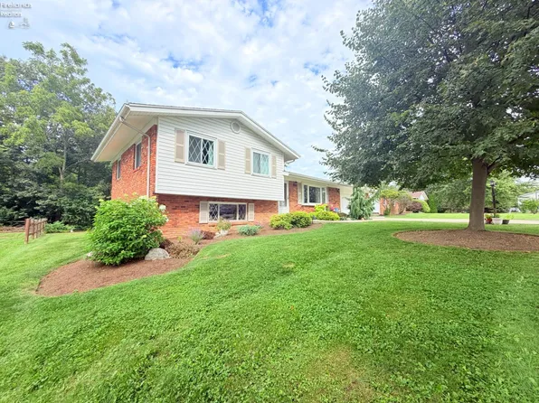 4551 E Linda Dr, Port Clinton, OH 43452
