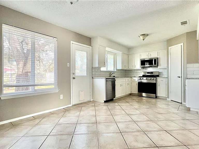 11909 Hardwood Trl — Photo 2