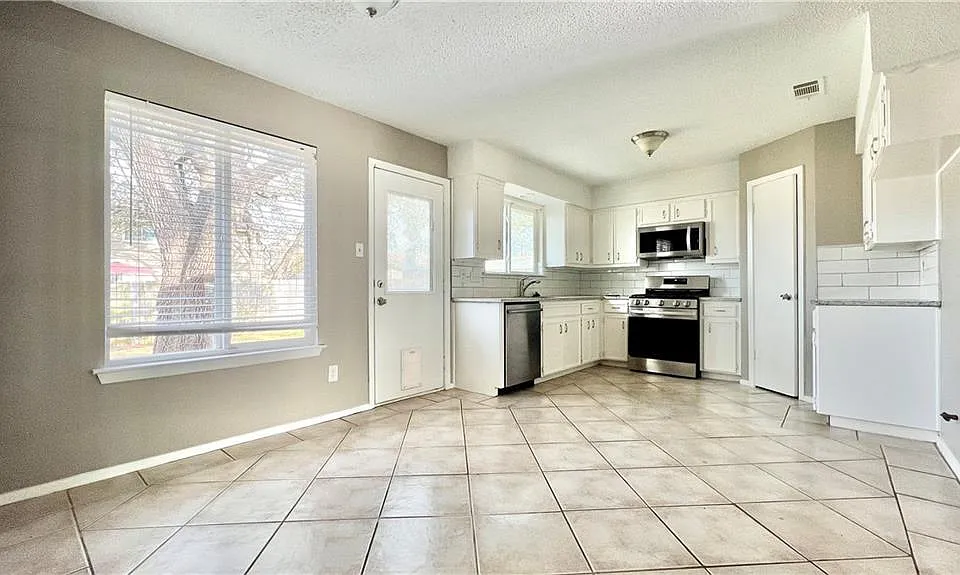 11909 Hardwood Trl