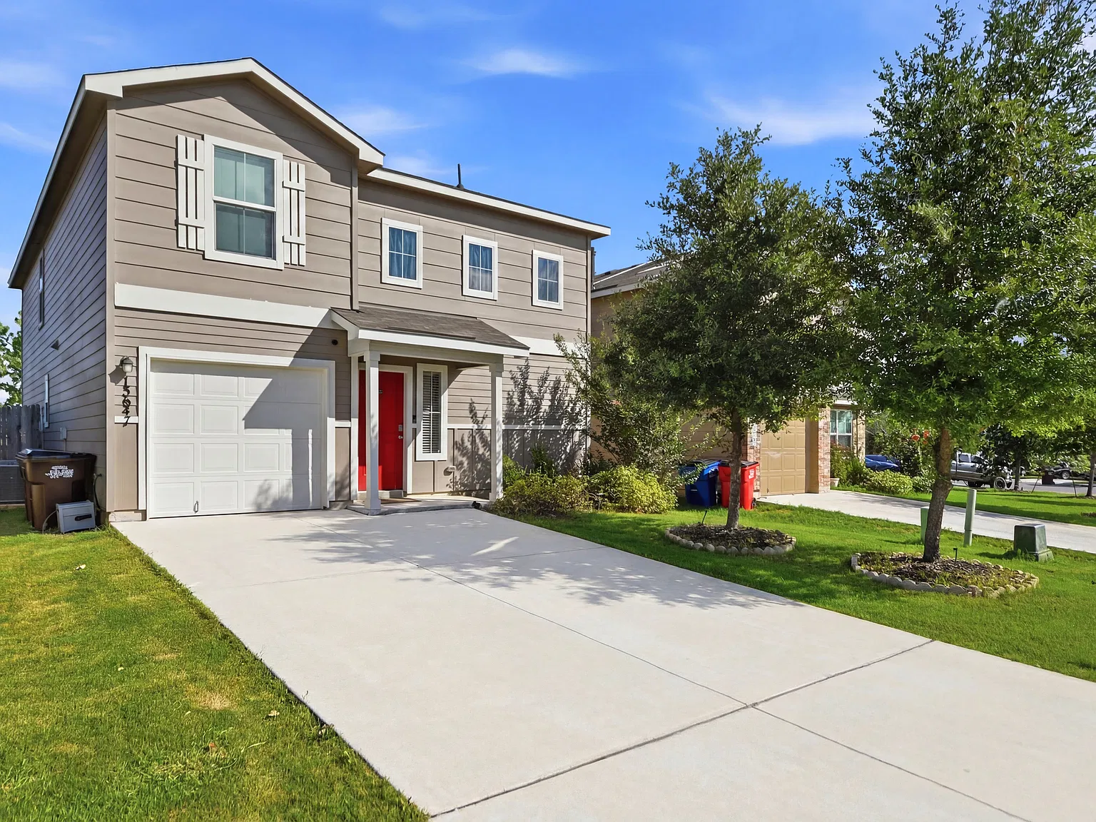 4 bed, 2243 sqft, $2,000 — Photo 4