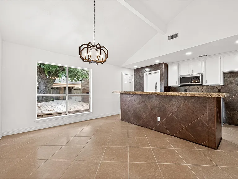8632 Maplecrest Dr — Photo 7