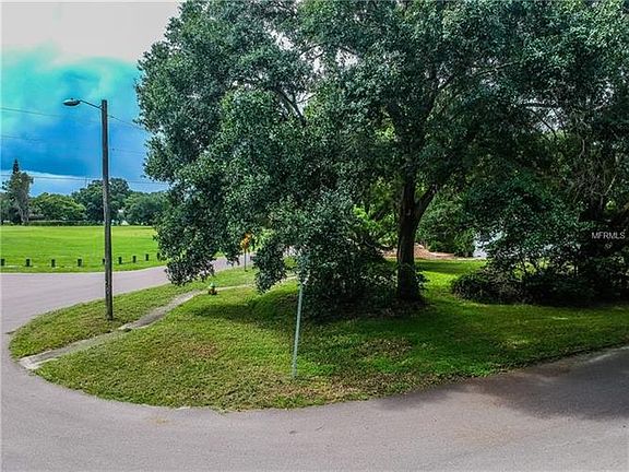 4th image of 10807 N Forest Hills Dr
