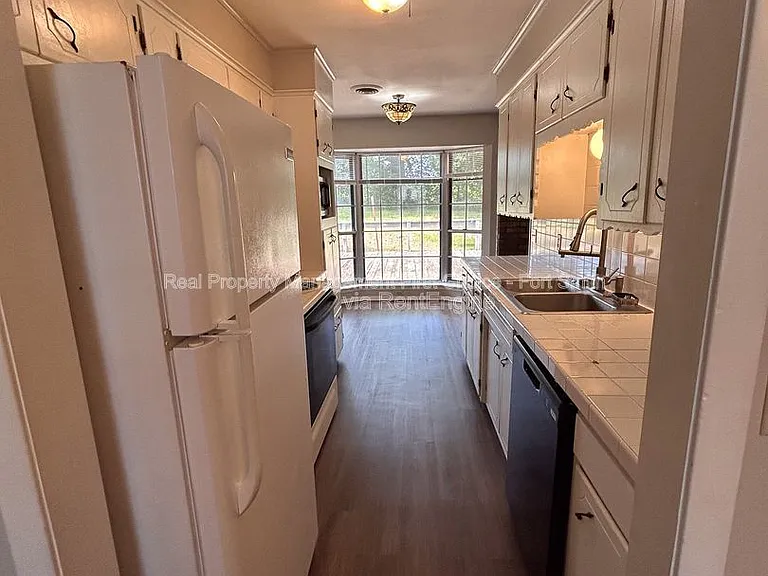 6315 Crimson Ave — Photo 9