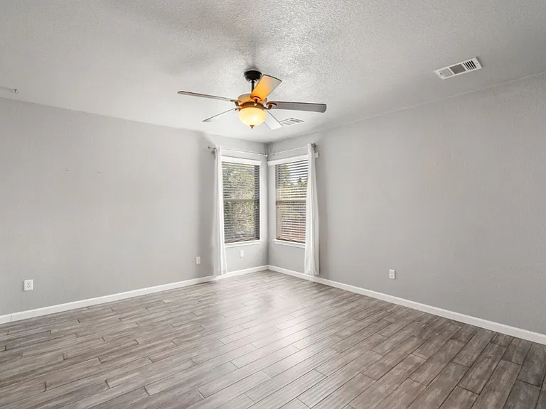 11502 Johnny Weismuller Ln — Photo 17