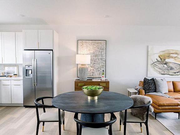 4th image of 928 12th St #928