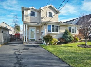 387 Winchester Ave, Staten Island, NY 10312