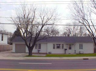 1850 Deerfield Rd, Highland Park, IL 60035