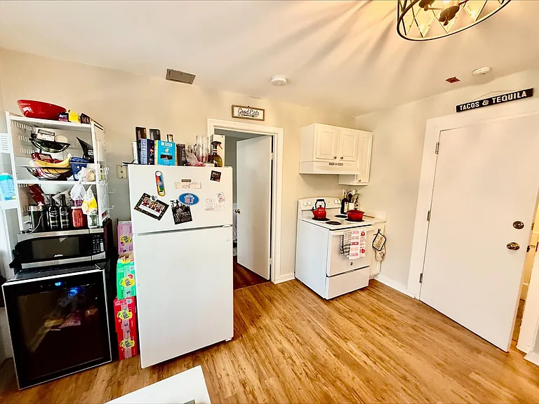 212 Hanover St #2 — Photo 6