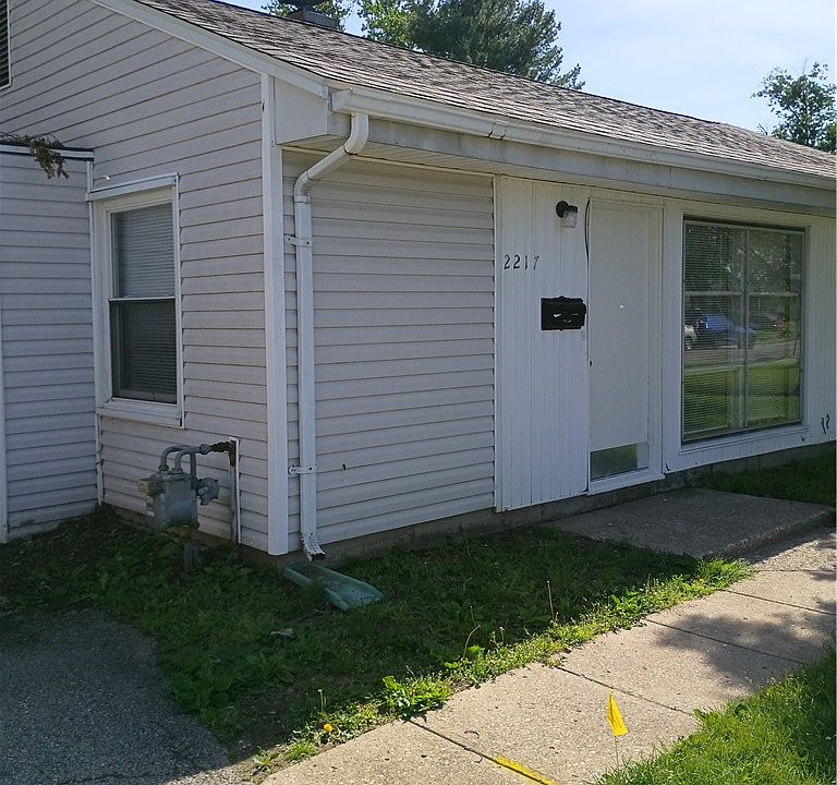 1st image of 2217 S Hadley Rd