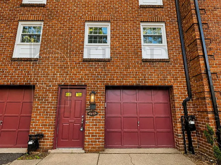 215 West St — Photo 17