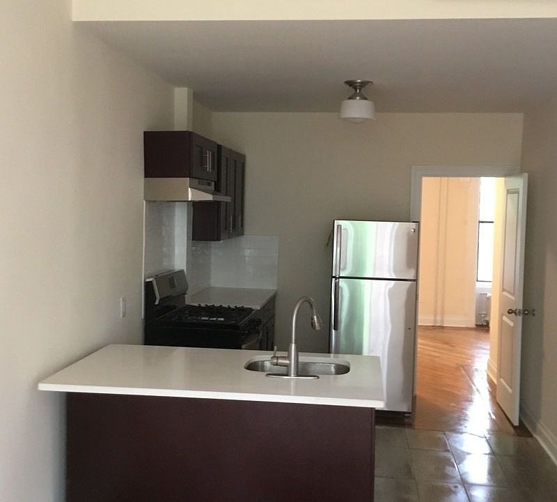 2nd image of 416 Lafayette Ave #1