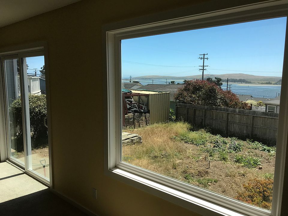 2nd image of 1315 Bay View St
