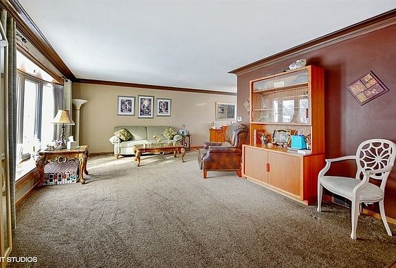 3rd image of 8562 Fir St