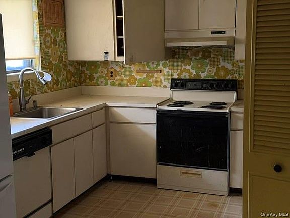 2nd image of 204 Springmeadow Drive #G