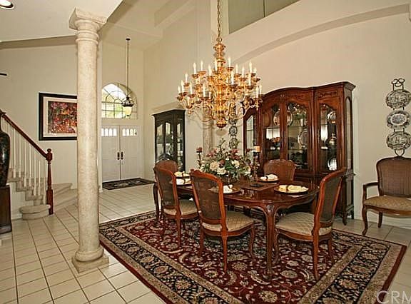 Large Dining Room allows for Huge Table Extension