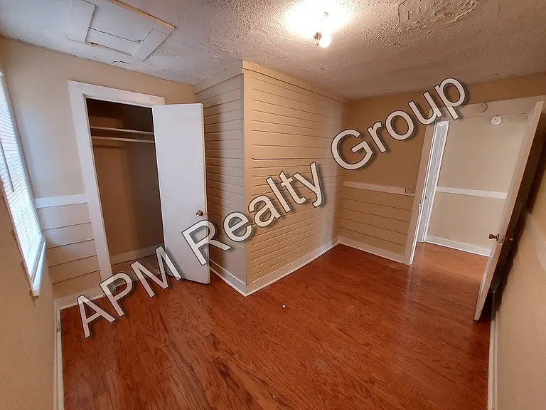 1221 King St — Photo 9