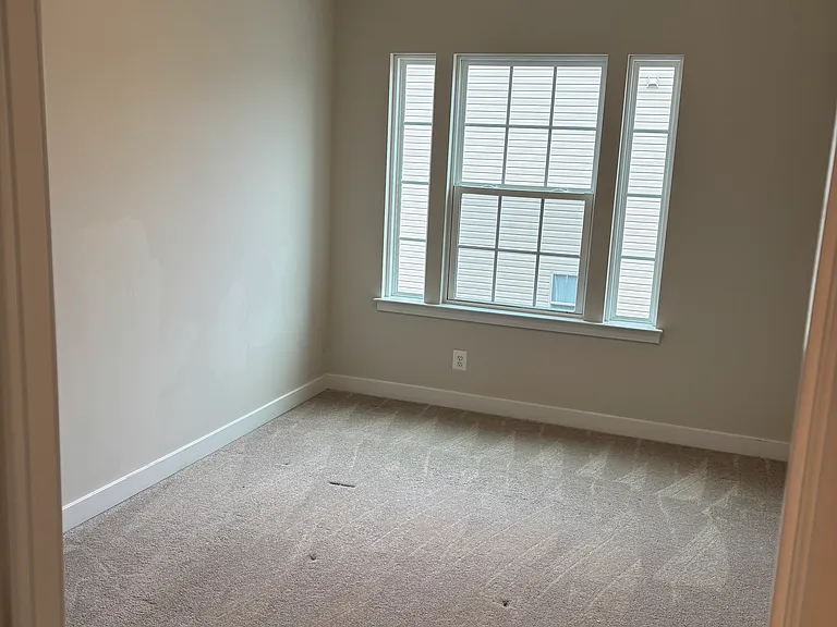 16340 Fife Way — Photo 8