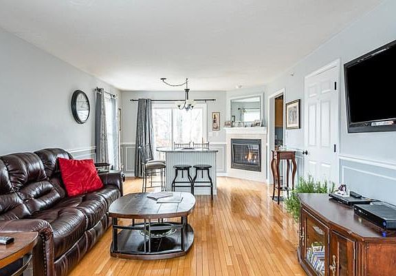 4th image of 646 Bedford St APT B8