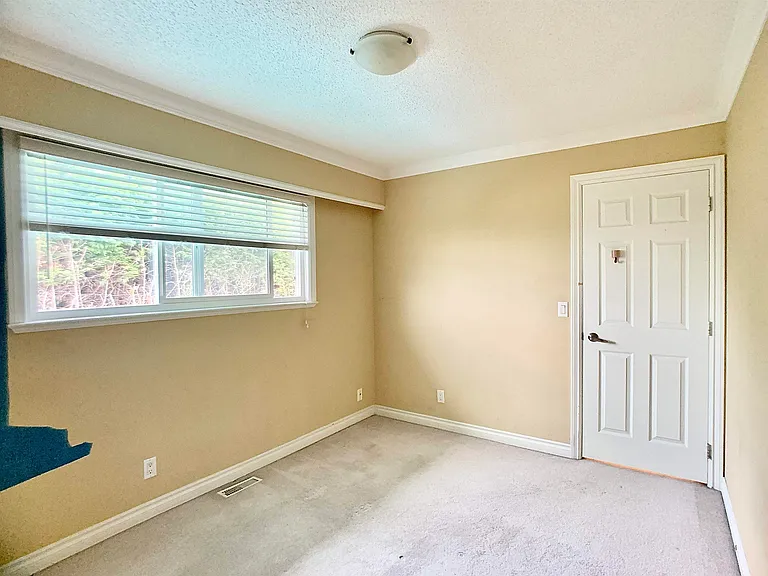 8540 Wagner Dr — Photo 24