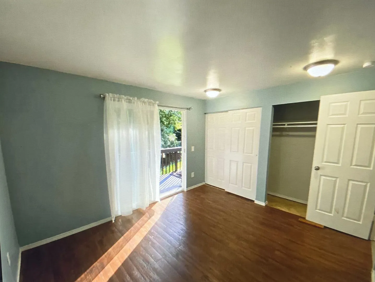 Charming Sudden Valley home with large flat driveway — Photo 3
