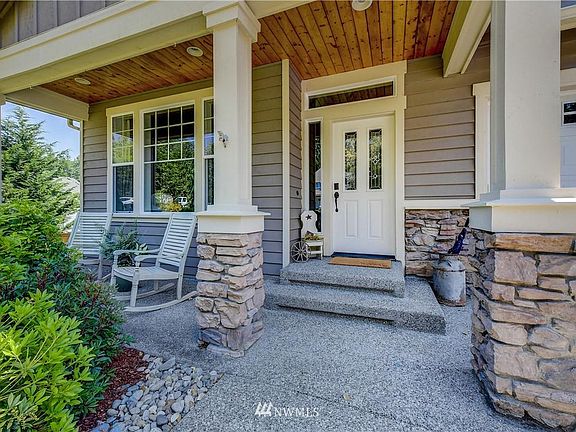 4th image of 10417 208th Ave SE