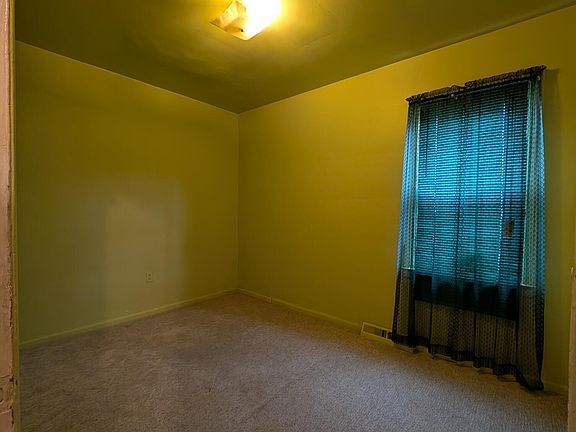 4th image of 497 Montana Ave