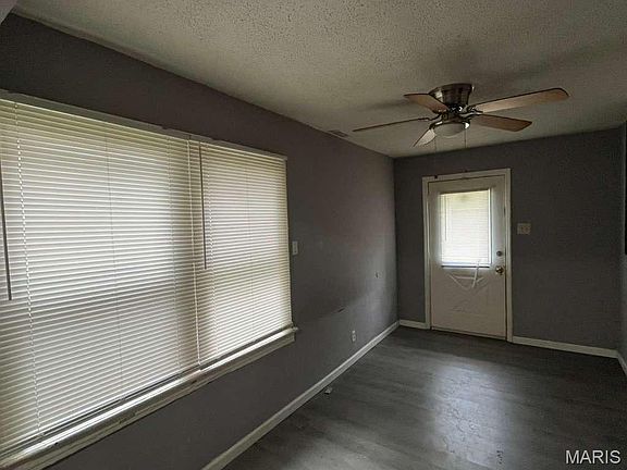 3rd image of 417 Mueller Ave
