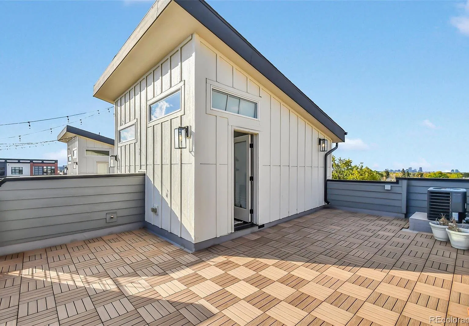 2 bed, 3.5 bath, 1325 sqft, $3,495 — Photo 2