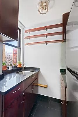 3rd image of 107 W 86th St #4B