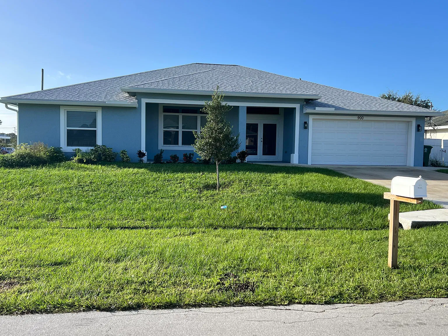 4 bed, 3.5 bath, 2206 sqft, $3,200 — Photo 1