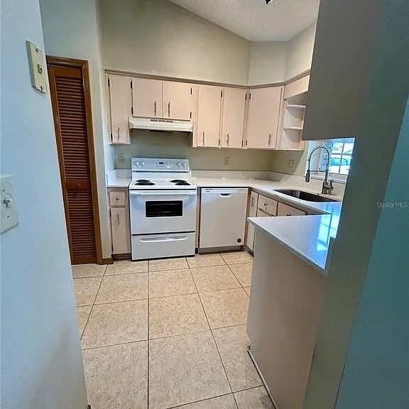 63 Ivy Ln — Photo 4