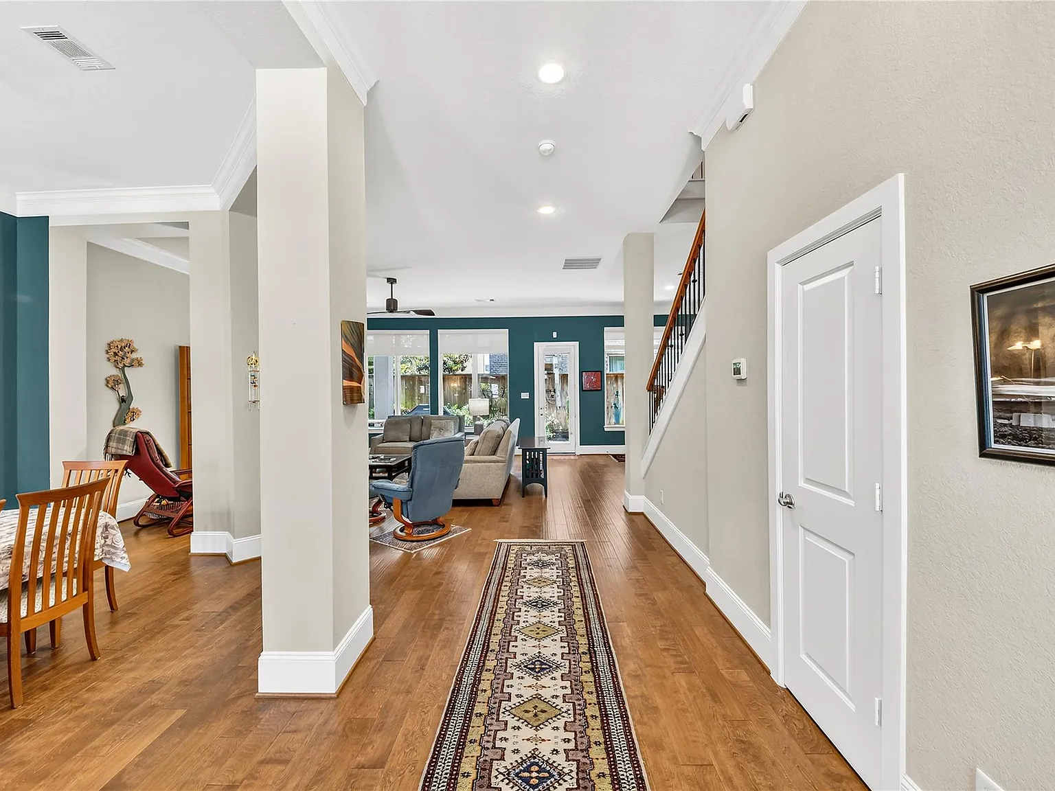 4 bed, 3.5 bath, 2836 sqft, $3,300 — Photo 3
