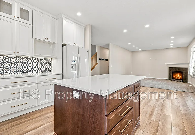 9711 Nottingham Dr — Photo 9