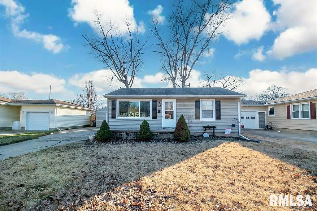 1006 Cambridge Ct photo 1