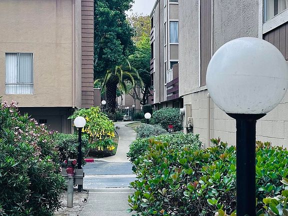 4th image of 2121 Vale Rd APT 17