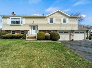 19 Haystack Rd, West Haven, CT 06516