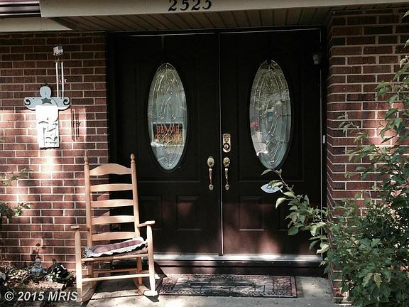 Front porch entrance
